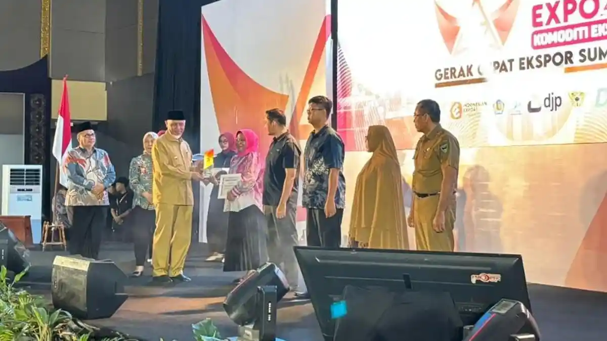 Gubernur Mahyeldi Ajak UMKM Sumbar Naik Kelas Lewat Sumbar Ekspo 2025