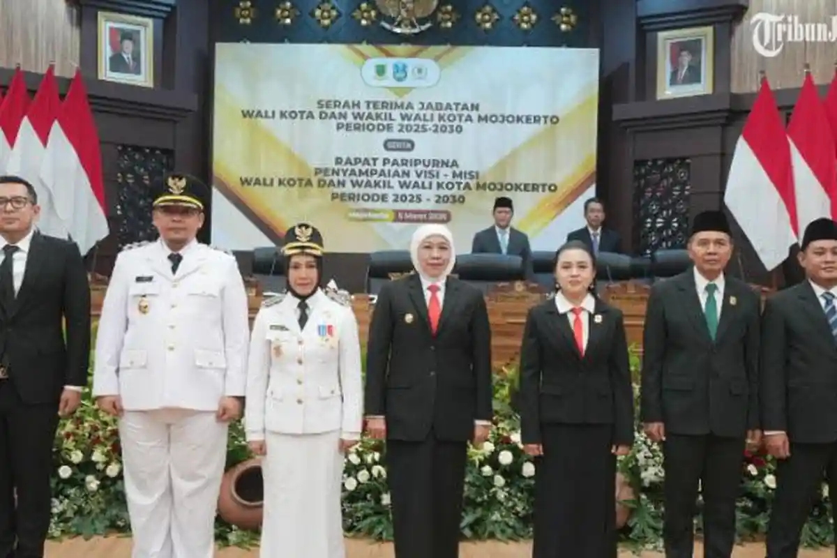 Sertijab Walikota dan Wawali, Ning Ita-Cak Sandi Komitmen Sukseskan Asta Cita Prabowo 