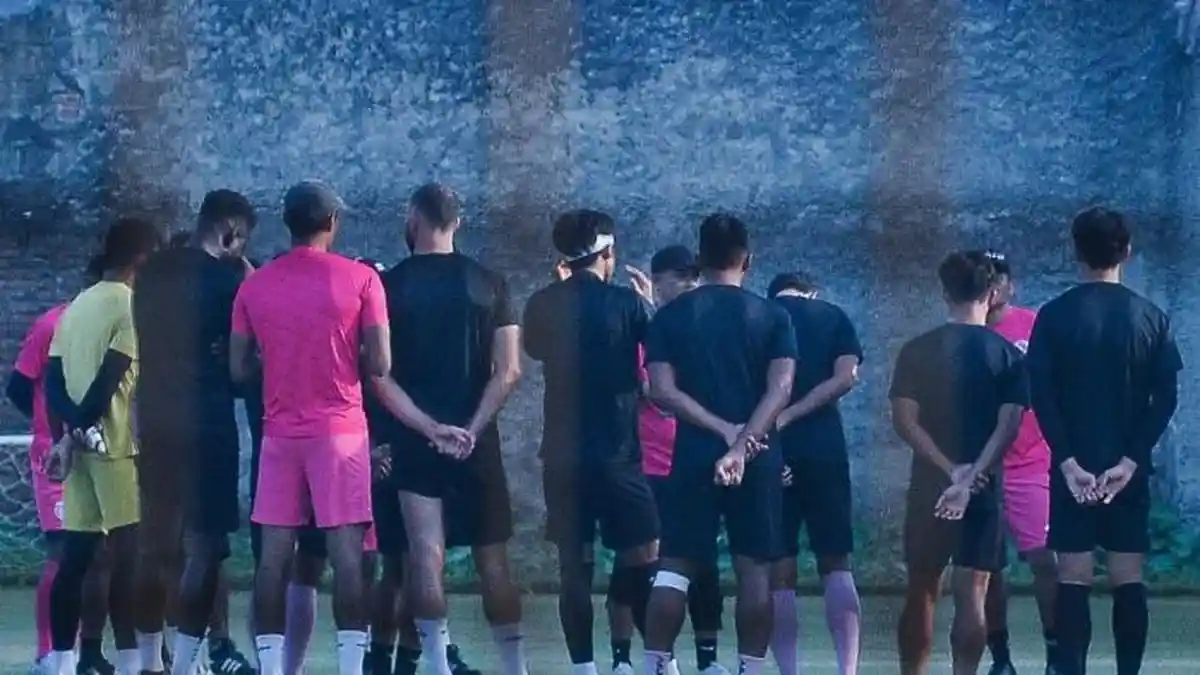 Arema Minat Ambil Eks Bek Muda Borneo yang Pernah Viral Tendang Pemain Persib Bandung di Lapangan