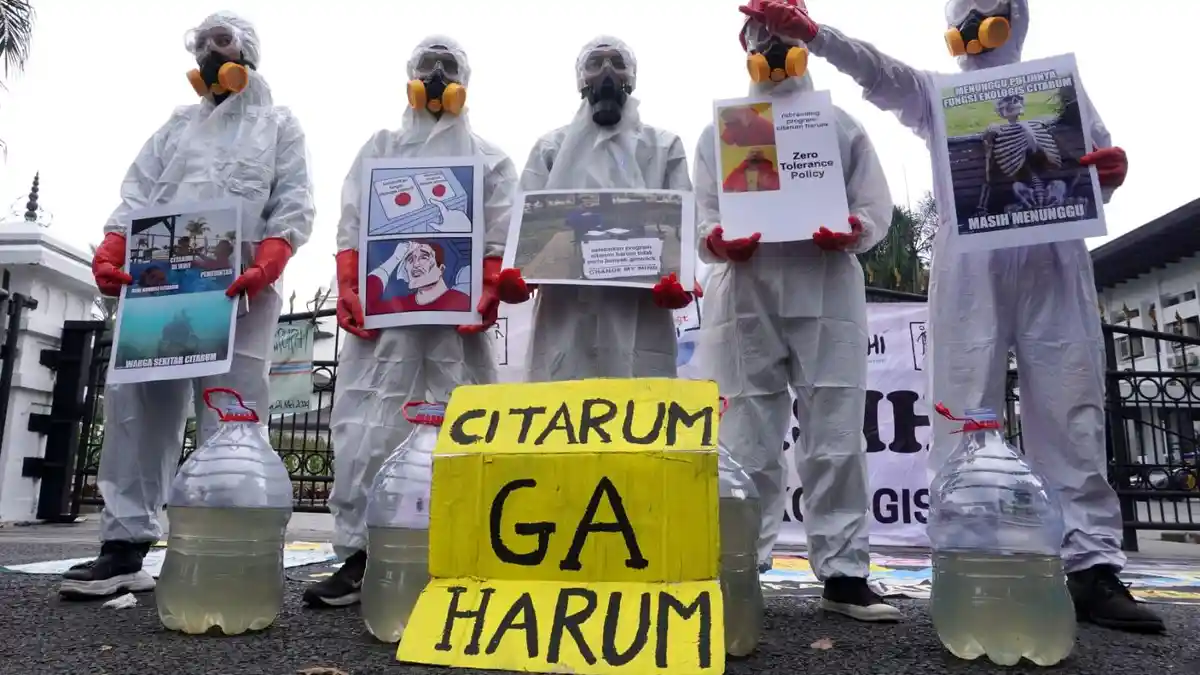 Walhi Jabar Gelar Aksi Tolak Citarum Harum Jilid 2