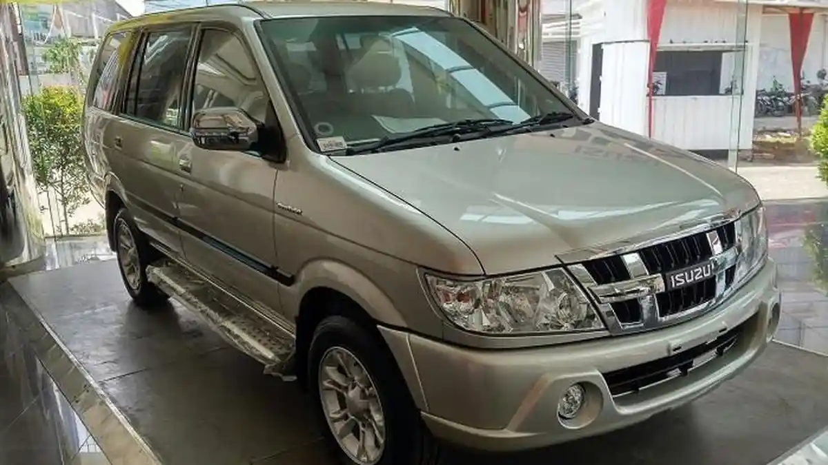 Harga Mobil Bekas Isuzu New Panther 2002, Mulai Rp 70 Jutaan