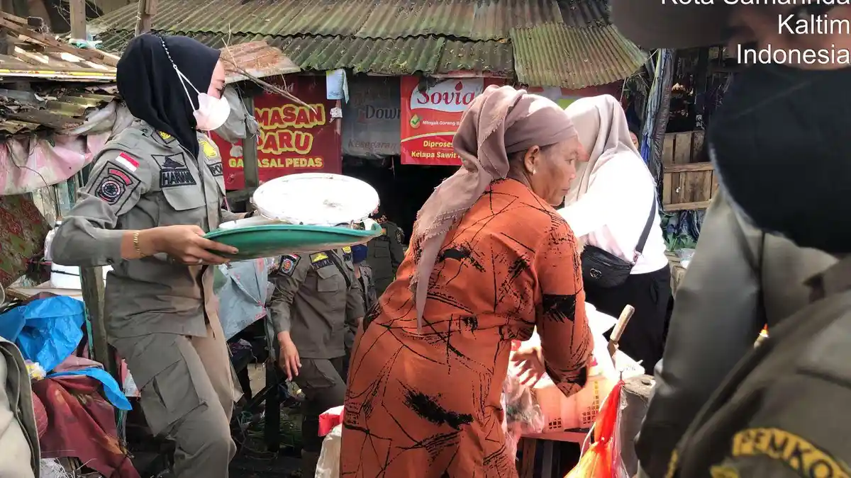 Satpol PP Samarinda Akui Sempat Ada Sedikit Gesekan Saat Penerbitan PKL di Pasar Sungai Dama