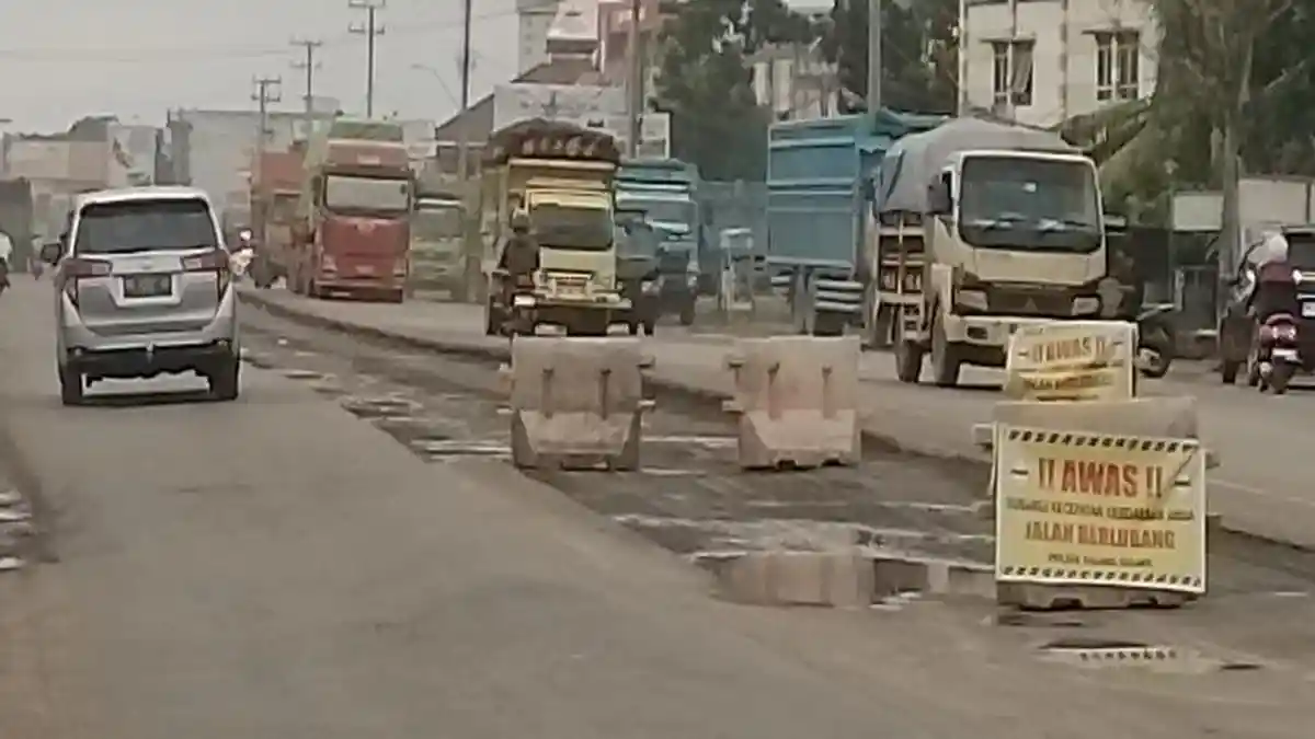 Jalan Palembang-Betung Dikeruk, Pengendara Diinta Hati-Hati