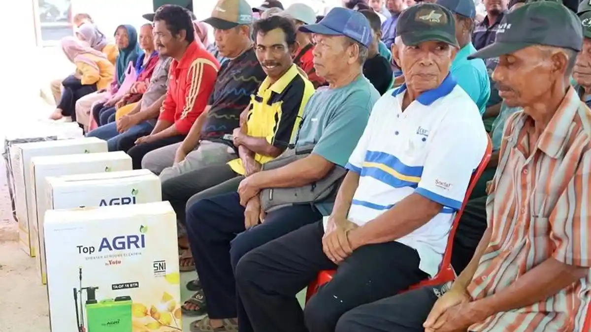 Petani Desa Beringin Agung Kukar Ingin Peningkatan Jalan dan Traktor, Wabup Rendi Solihin Berkunjung