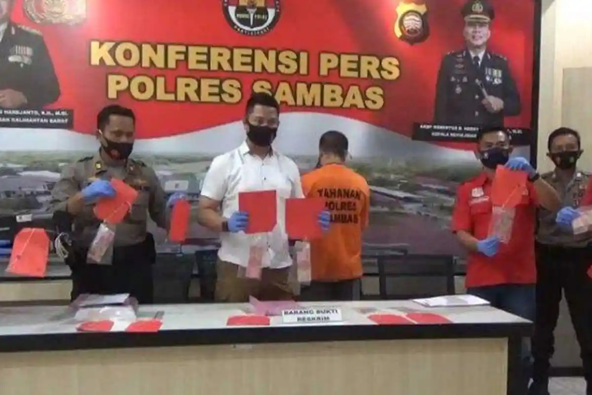 Gunakan Uang Palsu Untuk Bayar Honor TPK, Perangkat Desa di Sambas Dibekuk Polisi
