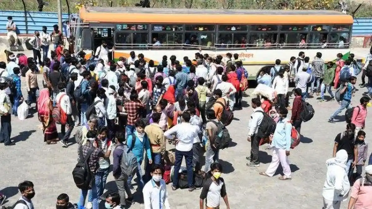 Tak Bisa Mudk karena Lockdown, Tukang Batu Potong Lidah Sendiri agar Wabah Corona Berakhir