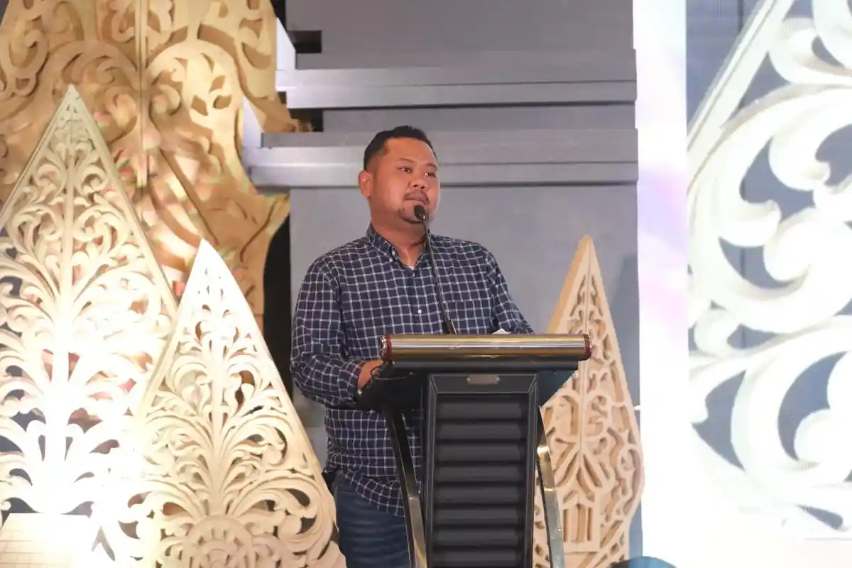 Pilkada Gresik 2024, Gus Yani Salurkan Hak Suara di Kebomas, Asluchul Alif Mencoblos di Manyar