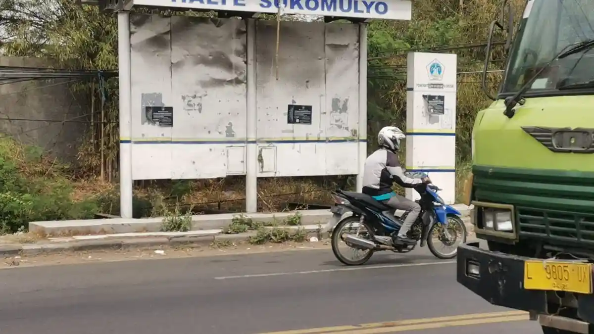 Sudah Tak Terawat, Kursi Halte Sukomulyo Gresik Dicuri Orang, Ini Langkah Pemkab