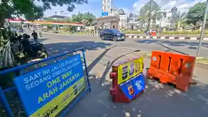 Polisi-berlakukan-one-way-Jalan-Raya-Puncak-Bogor-Kamis-2852026.jpg