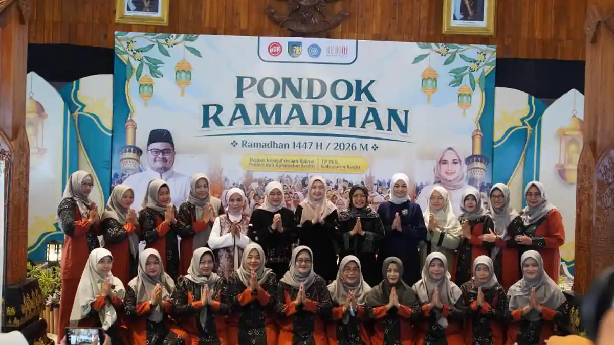 Mbak Cicha Buka Pondok dan Bazar Ramadan, Tekankan Peran Ibu di Ketahanan Keluarga dan UMKM Kediri