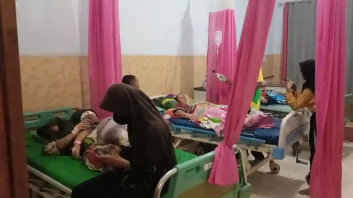 BREAKING NEWS - 94 Orang Keracunan Menu Hajatan Khitan di Bojonegoro