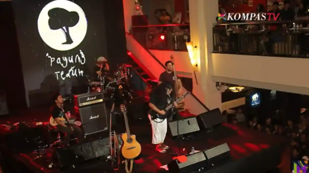 Kunci (Chord) Gitar dan Lirik Lagu Resah - Payung Teduh: Parararara Parararara
