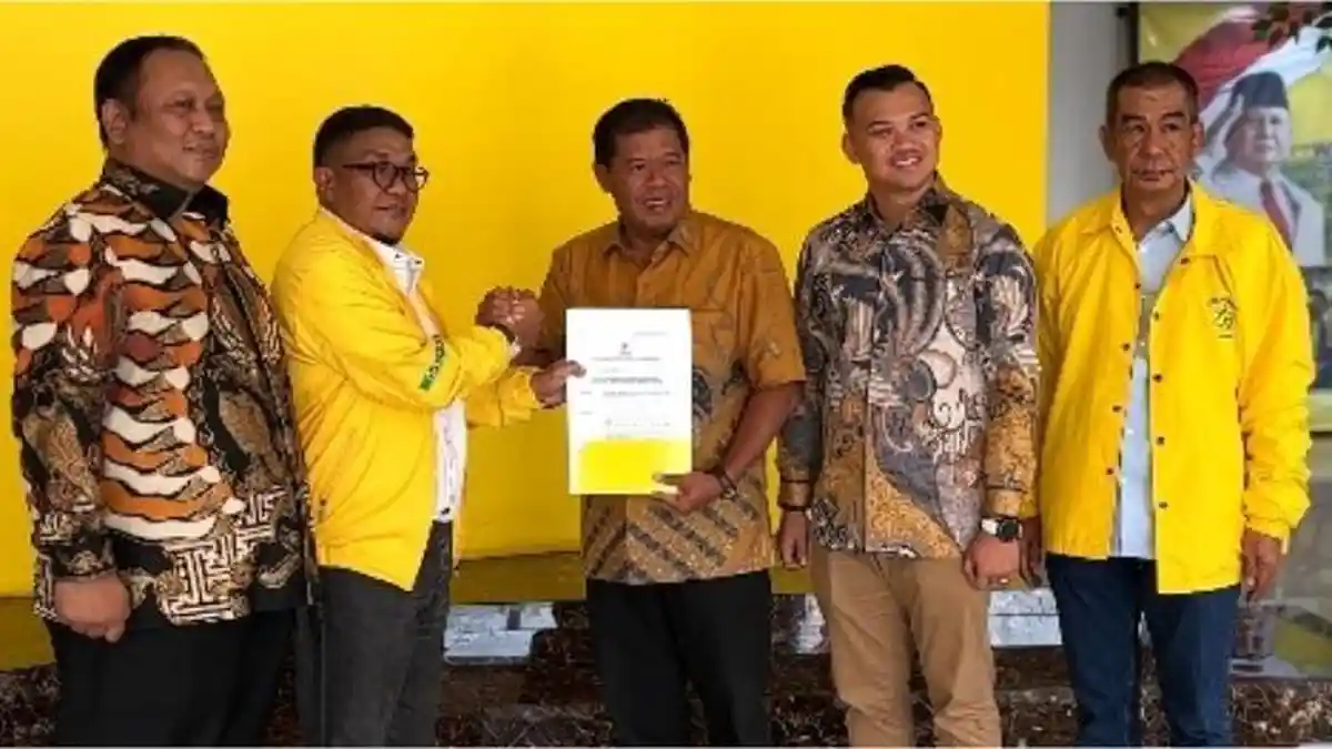 Terima SK B1 KWK Golkar, Eman-Dena Siap Mengabdi untuk Masyarakat Majalengka