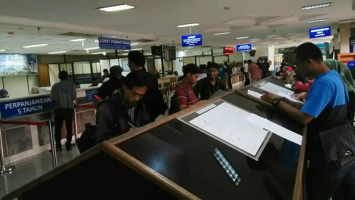 Samsat Jakarta Barat.Masih Menerapkan Sistem Manual