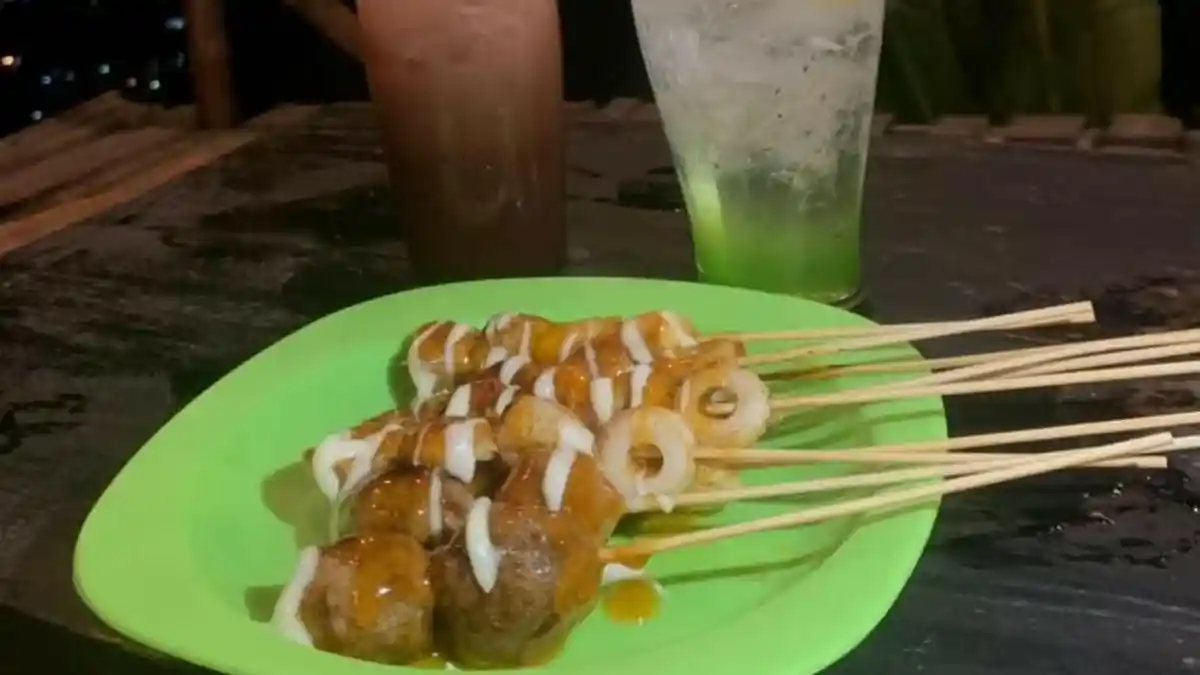 Tempat Kuliner di Lampung, Menikmati View Kota dari Waroeng Akamsi Bukit Balau