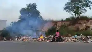 20251028-Ilustrasi-bakar-sampah.jpg