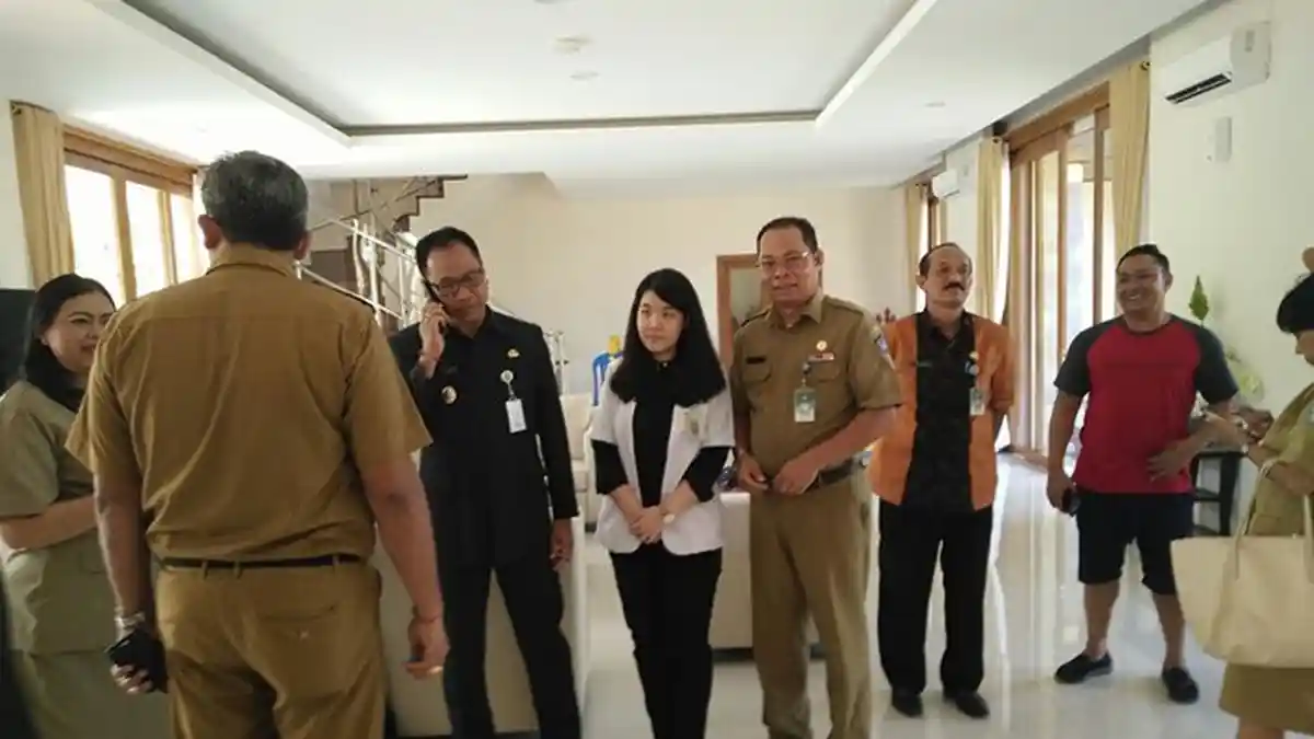 Dokter Ini Ngaku Kepala dan Pipinya Dipukul 2 Kali Oknum Perbekel