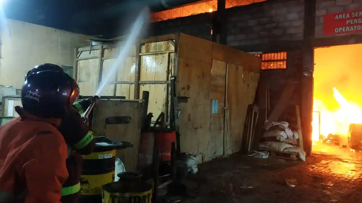 Pabrik Kayu di Salam Magelang Terbakar Diduga Akibat Korsleting Listrik