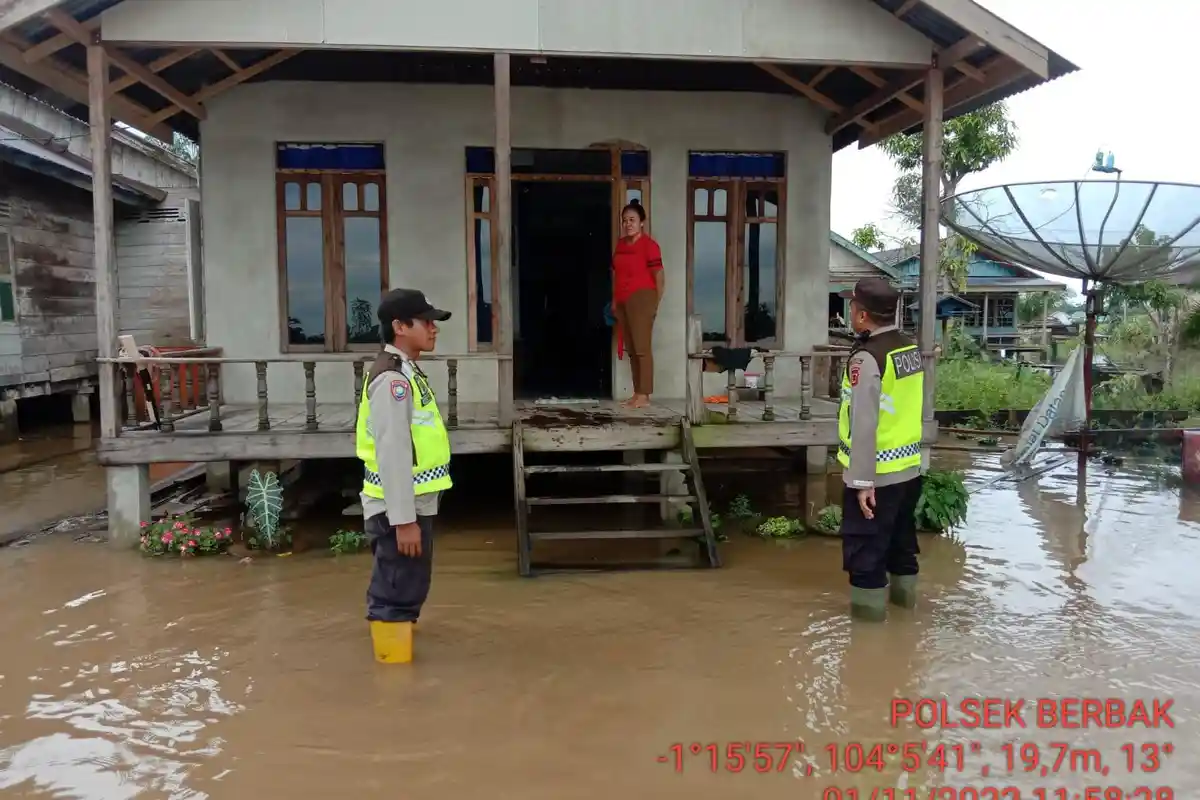 Warga Berbak Tanjabtim Diminta Waspada Banjir Lebih Tinggi dan Ancaman Hewan Buas