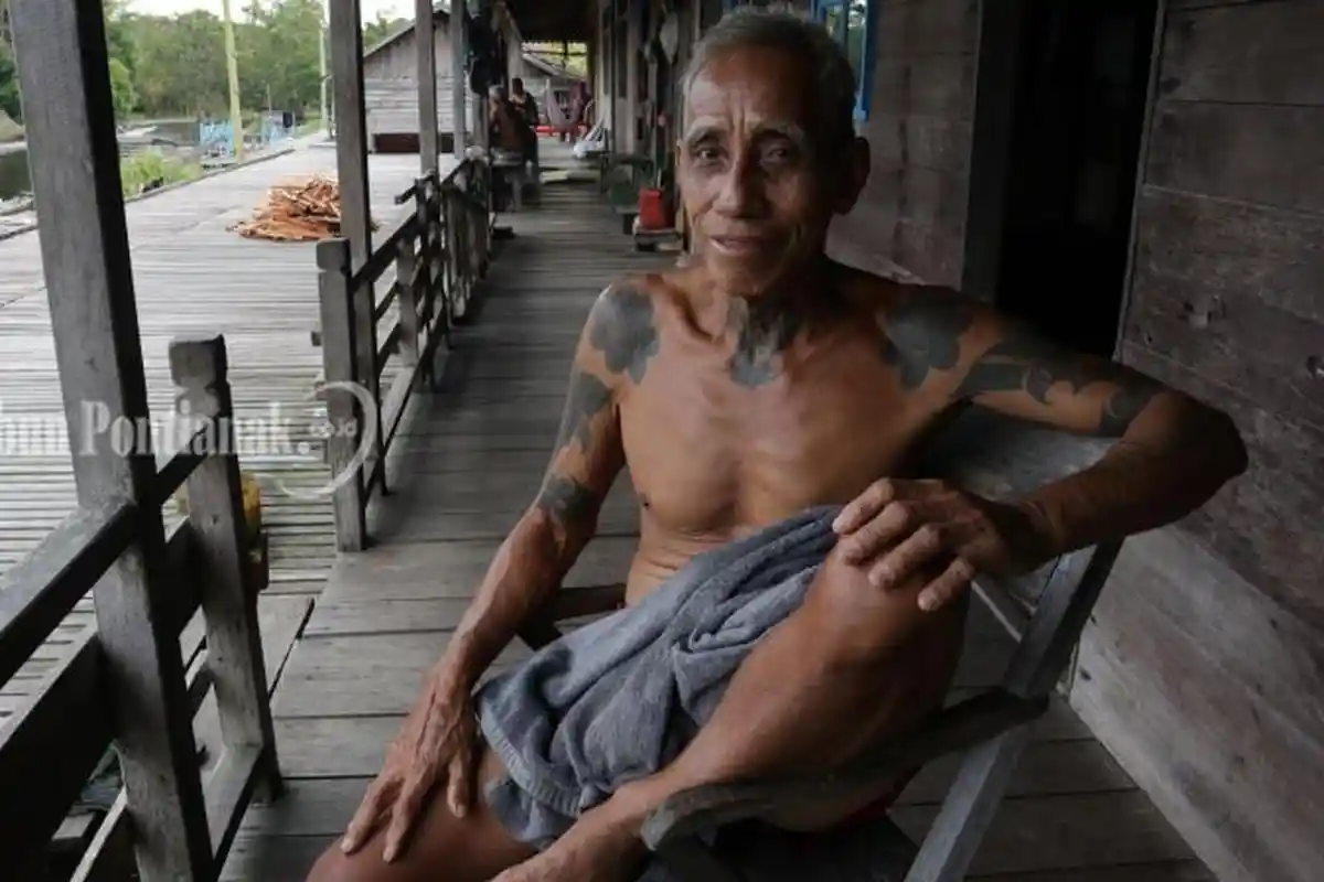 Panglima Bansa Iban di Rumah Panjang Dusun Meliau - udet-salami-yang-merupakan-panglima-bansa-iban_20180203_152341.jpg