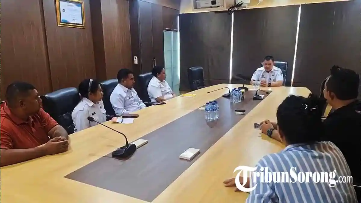Pj Wali Kota Sorong Pimpin Rapat Evaluasi Program Bersih-bersi, Ada Kemajuan Pesat