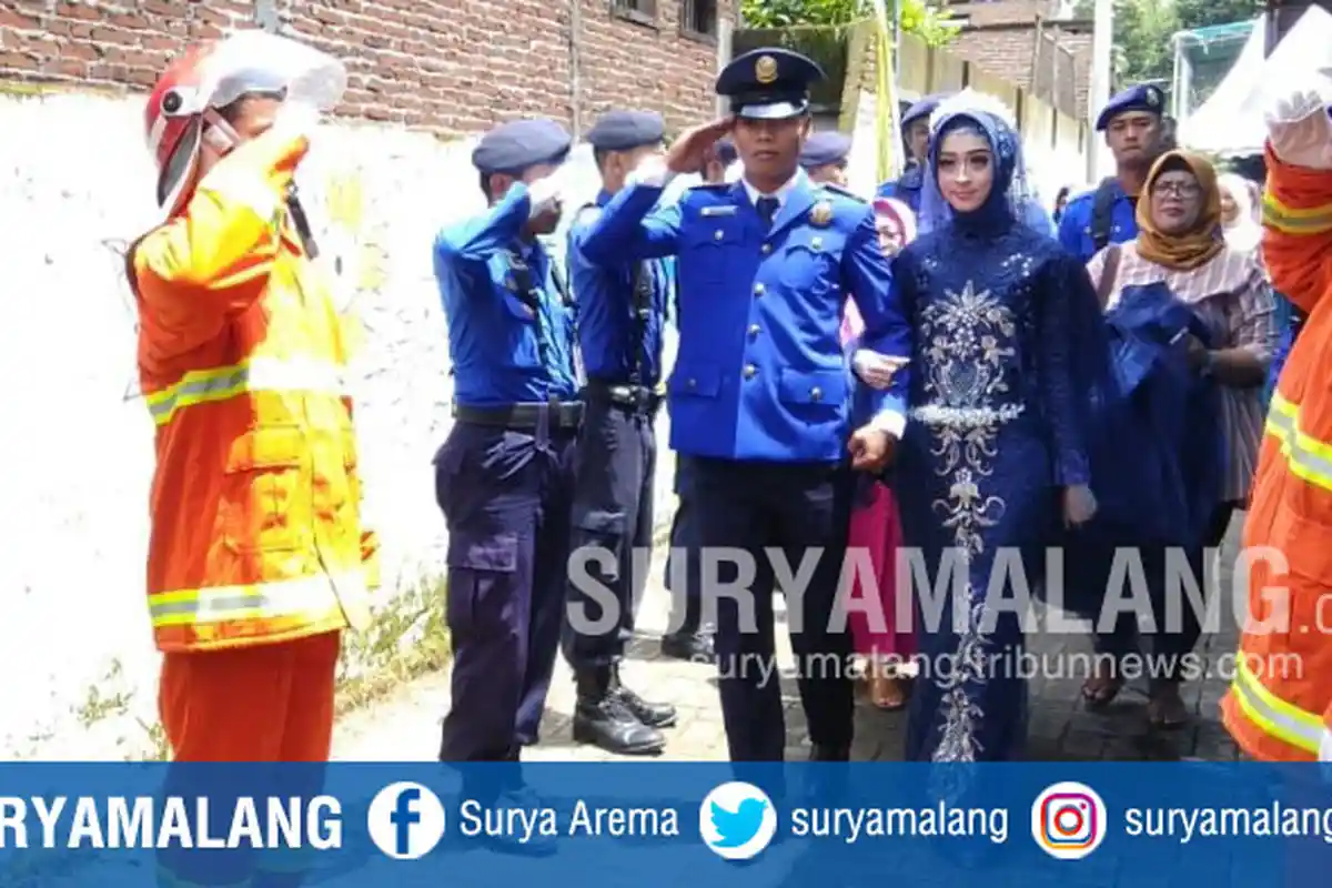 Pernikahan Tak Biasa Eks Arema, Andrianto di Malang, Sampai Libatkan Petugas Pemadam Kebakaran