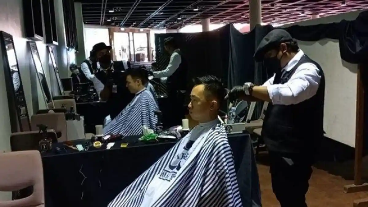 Unik, Para Pebulutangkis Top Dunia Cukur Rambut Jelang Indonesia Masters 2021