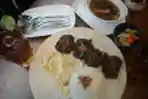 sop-buntut-cafe-kembali-dibuka-di-pim-1-hadirkan-menu-baru-da_20230708_012702.jpg