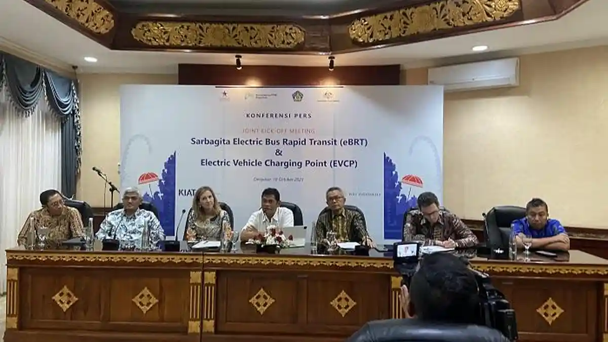 Pemprov Bali Seriusi Penggunaan Transportasi Umum Berbahan Bakar Listrik