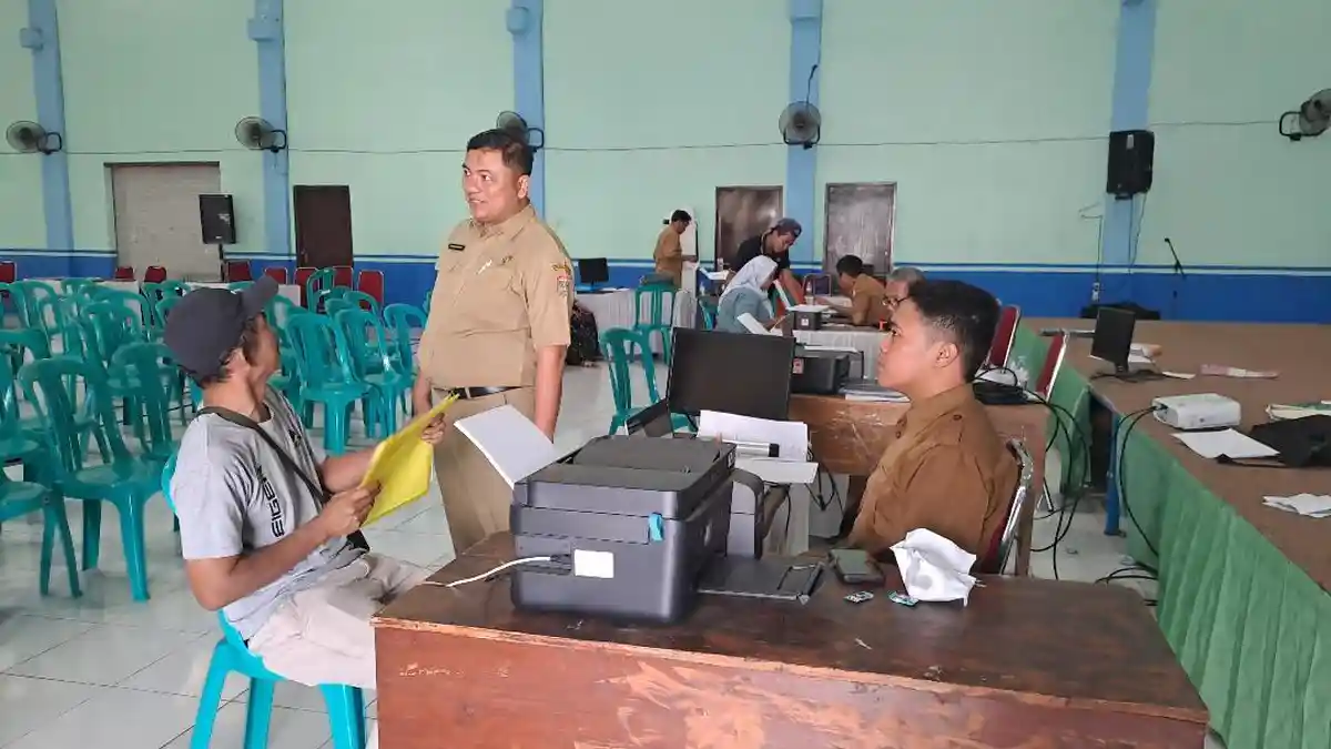 Bisa via Online, Tapi Wali Murid Pilih Datang ke Sekolah untuk Daftar Ulang SMPN 3 Kepanjen Malang