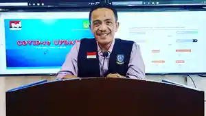 pengamat-sepak-bola-kepri-chris-triwinasis.jpg