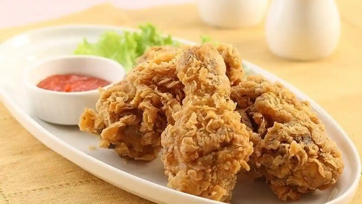 Ini Rahasia Bikin Ayam Goreng Tepung yang Keriting dan Renyah Ala KFC