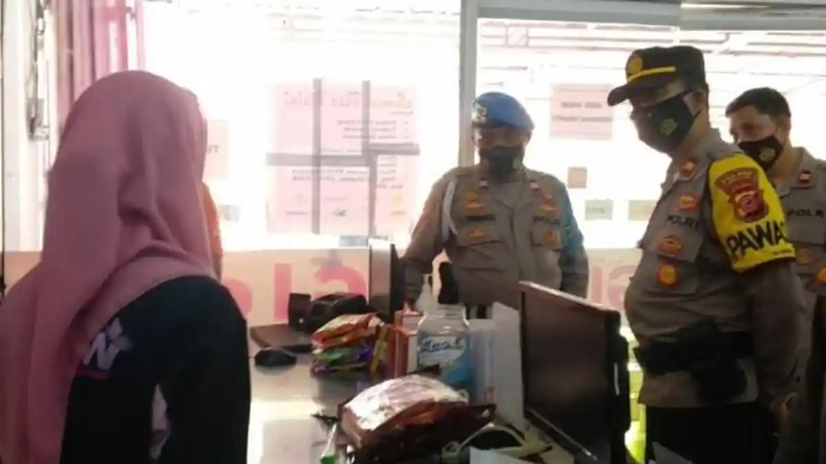 Satroni Minimarket, Maling di Tasikmalaya Gasak Makanan Kadaluarsa