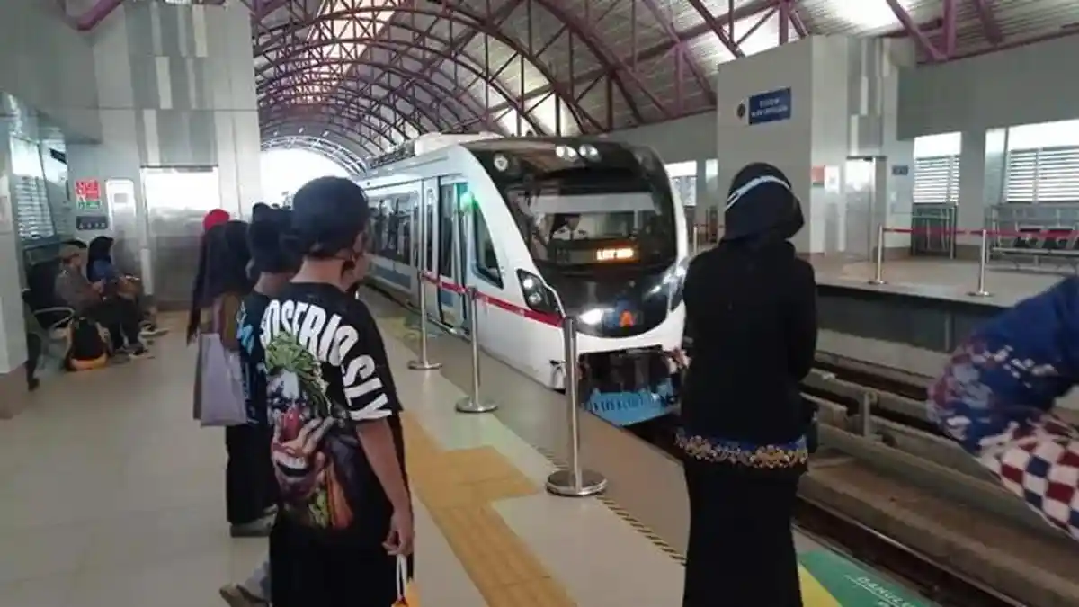 Penumpang Harus Tahu, Ini Barang dan Perilaku yang Dilarang dalam LRT Sumsel