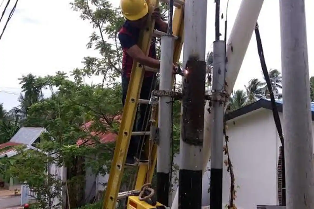 Tiang Listrik Rusak, Ini Tindakan PLN Rayon Selayar