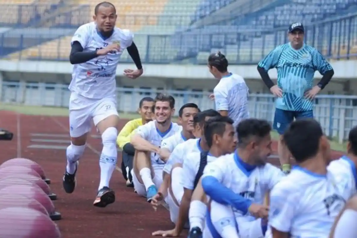 Regulasi U-20, Persib Bandung Datangkan Tiga Pemain Baru Hari Ini dan Langsung Ikuti Latihan Bersama