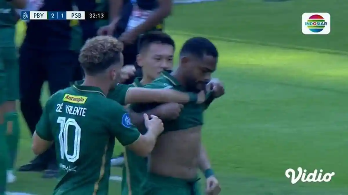 Momen Paulo Victor dan Josep Gombau Adu Mulut di Lapangan, Nasib sang Pemain di Ujung Tanduk