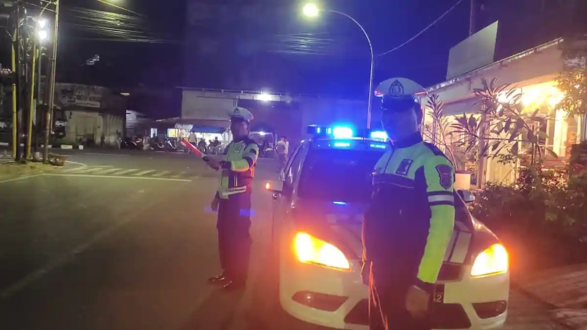 Menekan Angka Pelanggaran dan Kecelakaan Lalu Lintas Polres Sibolga Blue Light Patrol