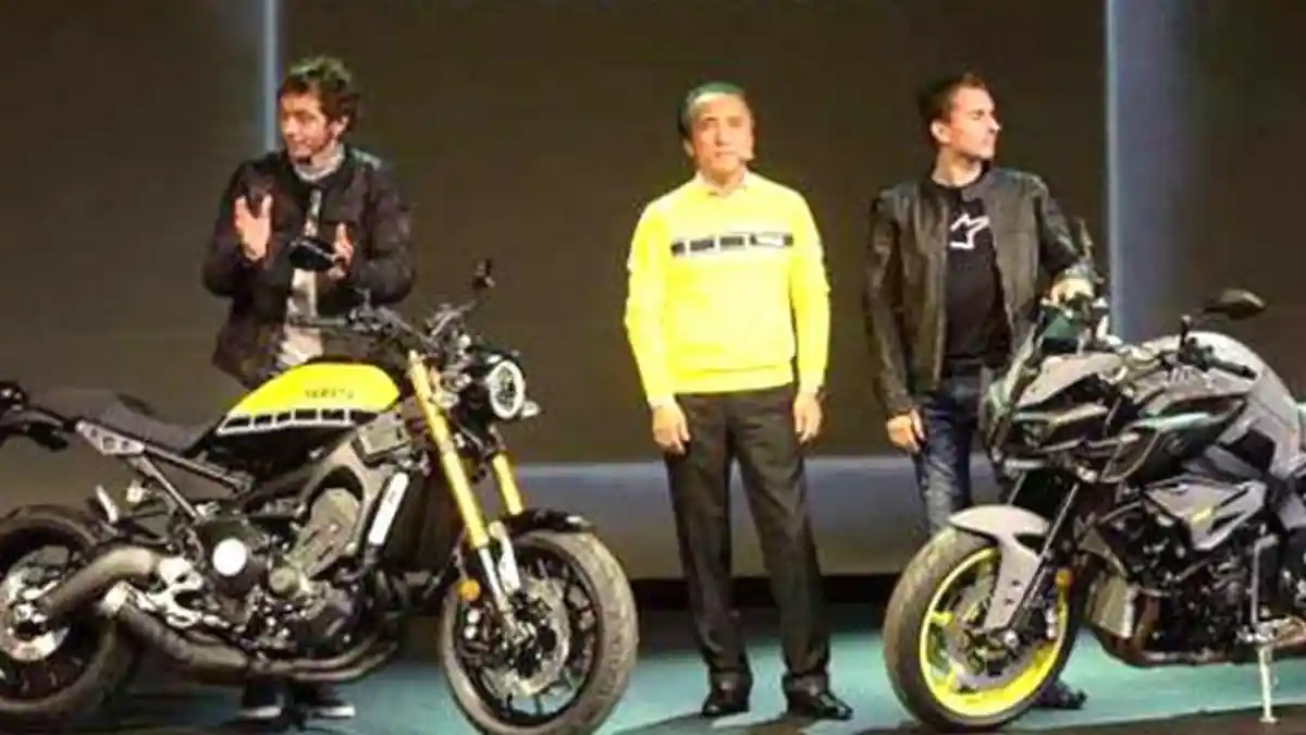 Satu Panggung Lauching Motor Baru Yamaha, Rossi-Lorenzo Saling Cuek