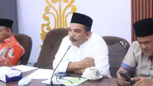Sekretaris-Komisi-III-DPRD-Pekanbaru-Abu-Bakar-dalam-sebuah-pertemuan.jpg