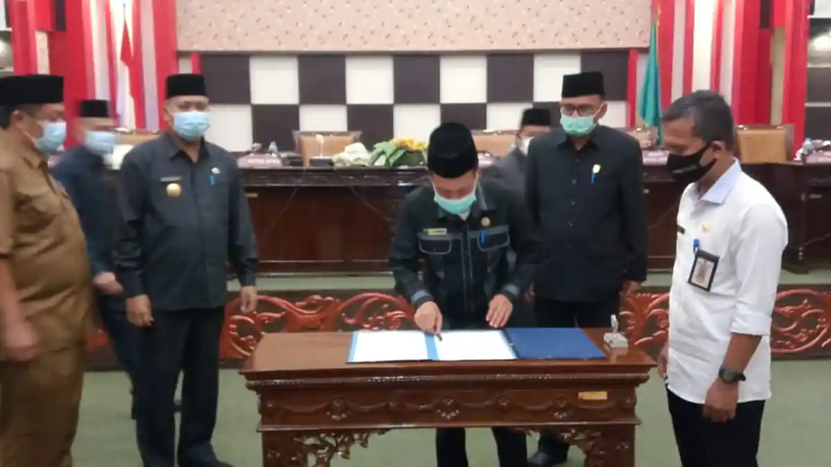 DPRD Sahkan APBD Sambas Tahun Anggaran 2021