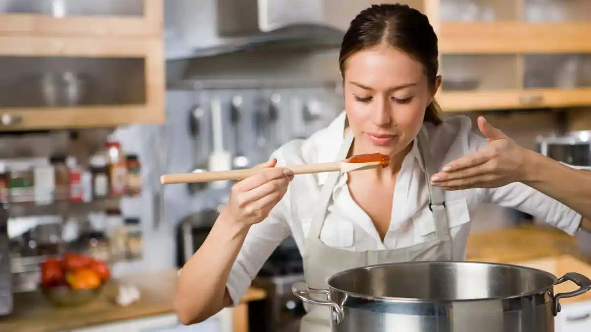 Bikin Kerjaan Lebih Mudah, 8 Tips dan Trik Memasak di Dapur yang Bisa Anda Terapkan