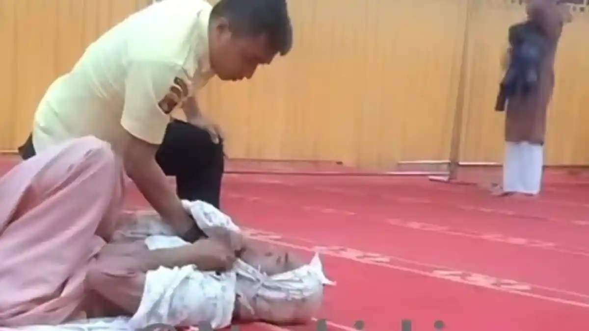 Viral Pria Menyamar Pakai Mukena Wanita di Masjid Mataram, Langsung Dibanting Satpam