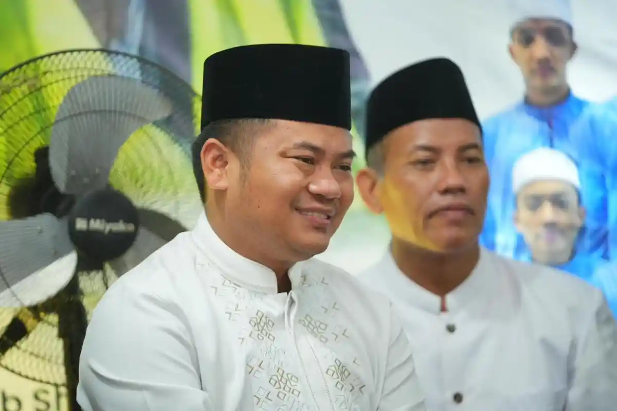 Sosok Cabup Tegal Ischak Maulana Rohman, Saat Kecil Tidur di Karpet Kini Sukses Berkat Kerja Keras