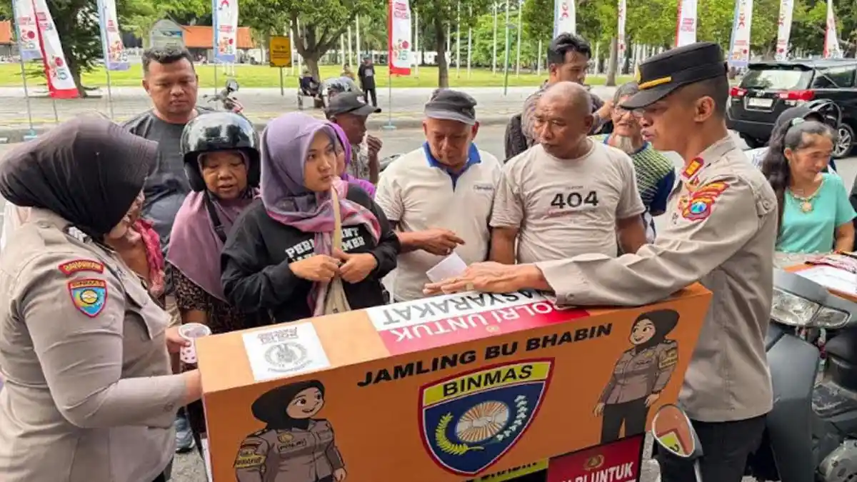 Patroli Dialogis Polsek Banyuwangi Sambil Bawa Jamu dan Kopi Keliling Gratis