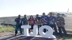 20260507-Ketua-DPRD-Kabupaten-Belitung-Vina-Cristyn-Ferani-tiga-dari-kiri-berfoto.jpg