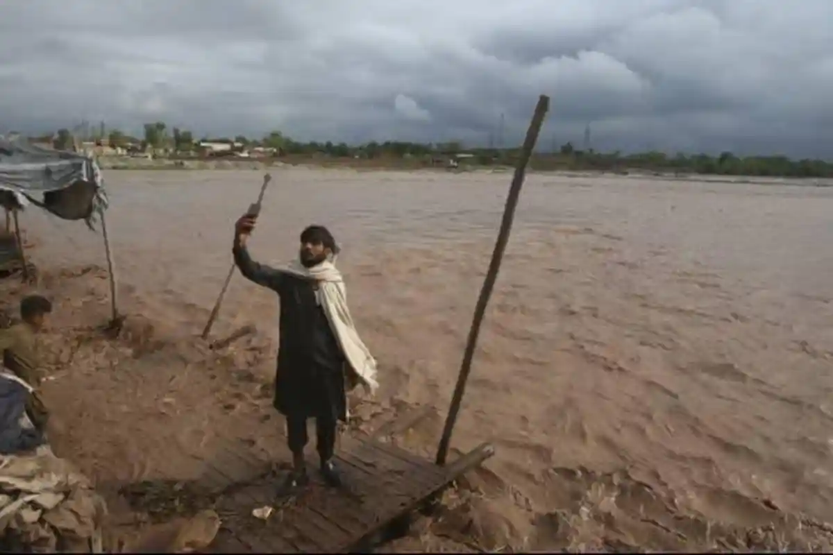 Hujan Deras Landa Wilayah Pakistan, 49 Orang Tewas Tersambar Petir