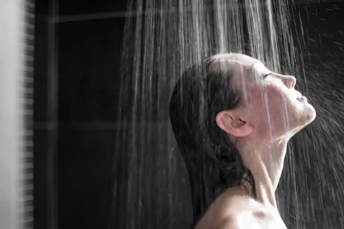 Ternyata Ini Manfaat Mandi Dengan Air Dingin Seperti yang Dilakoni Pasukan Navy SEAL