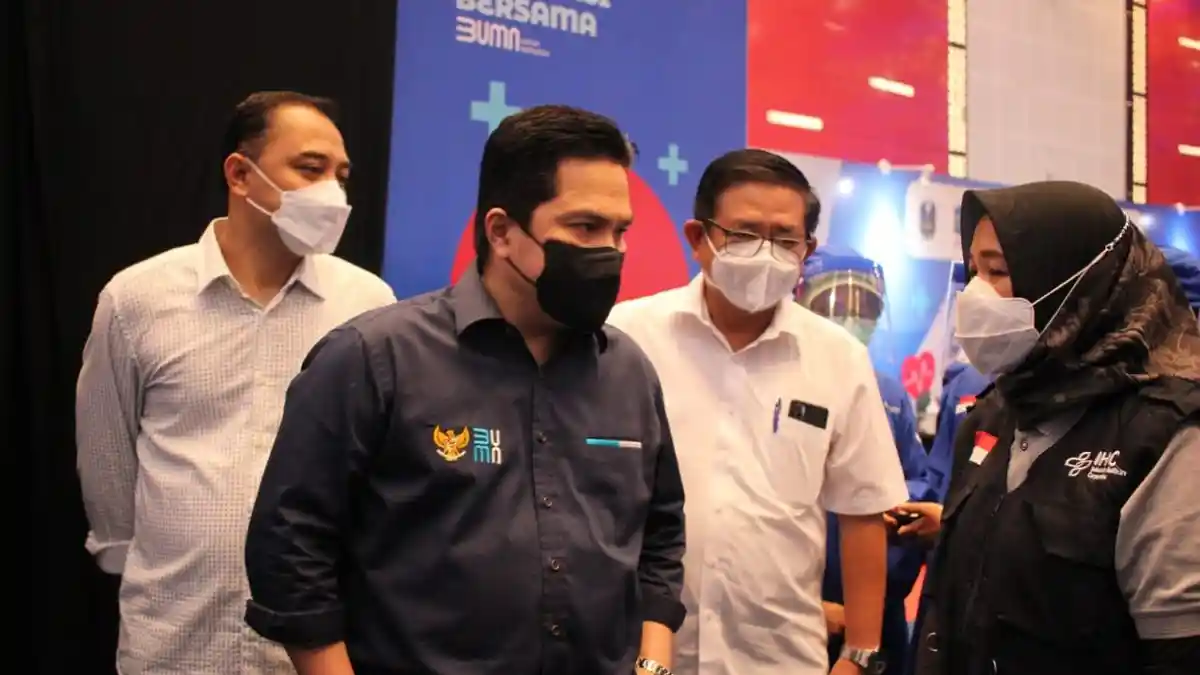 Erick Thohir Buka Vaksinasi Bersama BUMN Jawa Timur, Petrokimia Gresik dan Satgas Kerahkan 50 Nakes 