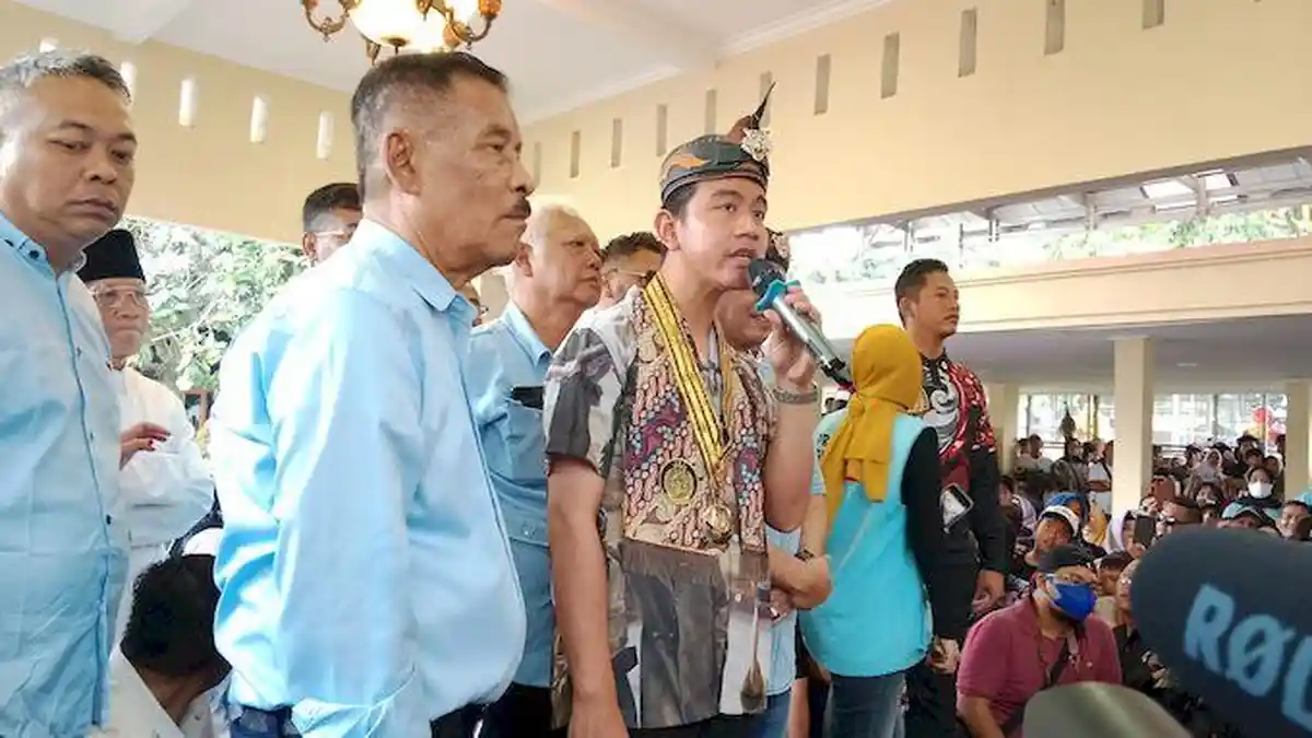 Di Sumedang, Gibran Pastikan Program Jokowi Berlanjut Jika Menang Pilpres, Termasuk PKH, KIS dan KIP
